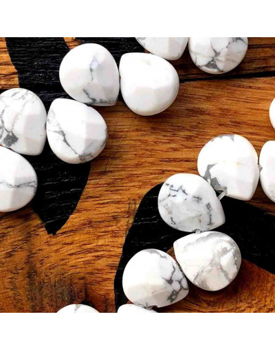 Howlite. Gota Faceteada. Perforación horizontal. 10x12 milímetros. 1 mm perforación. 1 ud.