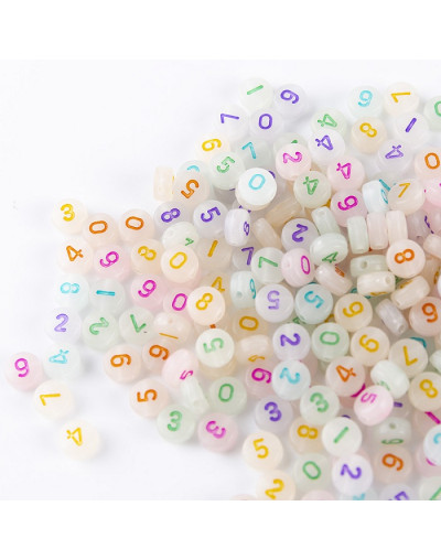 Número varios colores. Moneda fluorescente. 7 mm lado. 1,5 mm perforación. 100 uds aproximado.