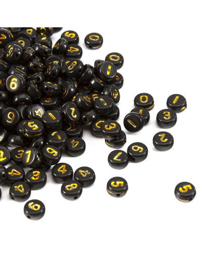 Número dorado. Moneda negra. 7 milímetros lado. 1,5 mm perforación. 100 unidades aproximado.