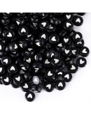 Corazón blanco sólido. Moneda negra. 7 milímetros lado. 1,5 mm perforación. 100 uds aproximado.