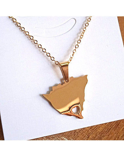 Nicaragua: Mapa Corazón. Acero Inoxidable. Color dorado. 22x22x1,2 mm. Cadena 45+5 cm. 1 set.