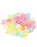 Corazón (3). Varios colores. Fluorescente. 8,5x10,5x6,5 mms. 3,5 mm perforación. 50 uds (aprox)