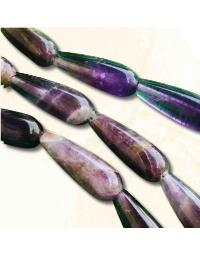 Amatista. Gota. Perforación vertical. 30x10 milímetros. 1 mm perforación. 1 unidad.