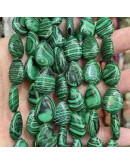 Malaquita Sintética. Gota. Perforación vertical. 18x13 milímetros. 1 mm perforación. 1 unidad. Malaquita Sintética. Gota. Perforación vertical. 18x13 milímetros. 1 mm perforación. 1 unidad.