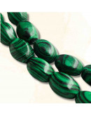 Malaquita Sintética. Perforación vertical. 20x10 milímetros. 1 mm perforación. 1 unidad. Malaquita Sintética. Perforación vertical. 20x10 milímetros. 1 mm perforación. 1 unidad.