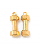 Mancuerna. Acero inoxidable. Color dorado. 21x7x5 mm. 1,6 mm perforación. 1 unidad. Mancuerna. Acero inoxidable. Color dorado. 21x7x5 mm. 1,6 mm perforación. 1 unidad.