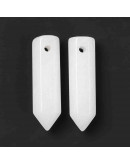 Jade. Hexágono una punta. Faceteado. 30~33x8~9 milímetros. 1,5 mm perforación. 1 unidad.