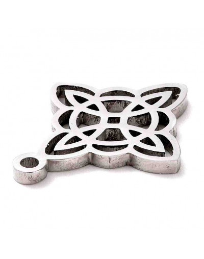 Nudo de Bruja (2). Acero inoxidable. Color plateado. 19x16x1 mm. 1,5 mm perforación. 1 unidad.