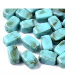 Piedra (imitación). LIGHT SEA GREEN. Prisma. 13x7,5x7,5 mm. 1,5 mm perforación. 30 unidades aprox.