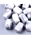 Piedra (imitación). DARK GRAY. Prisma. 13x7,5x7,5 mm. 1,5 mm perforación. 30 unidades aprox.