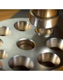 Modificar tamaño de anillos. Tipo italiano. Mandril 6 ranuras. Base doble cara 16 agujeros. 1 ud. Modificar tamaño de anillos. Tipo italiano. Mandril 6 ranuras. Base doble cara 16 agujeros. 1 ud.