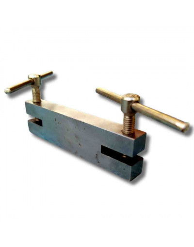 Perforadora de lámina de metal. Agujeros de 1,5 y 2 milímetros. 1 unidad.