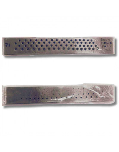 Hilera. Hilo redondo. 150 milímetros. 71 agujeros. De 2,50 a 2,75 mm. 1 unidad. Hilera. Hilo redondo. 150 milímetros. 71 agujeros. De 2,50 a 2,75 mm. 1 unidad.