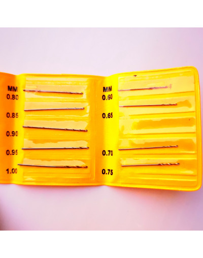 Brocas. Set 9 unidades: de 0,60 a 1 mm diámetro. Uso metal, madera, plástico, perlas y shell. 1 set.