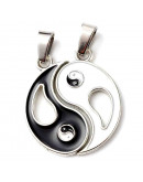 Yin-Yang. Aleación y esmalte. Color plateado. 29x25x2 mm. 4x7 mm cierre. 1 set - 2 unidades.