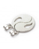 Yin-Yang. Aleación y esmalte. Color plateado. 29x25x2 mm. 4x7 mm cierre. 1 set - 2 unidades.