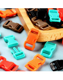 Hebilla TipTop. Plástico. Varios colores. 29x15x6 mm. 11x3,5 mm agujero. 10 set.