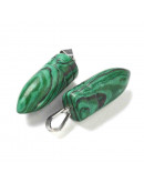 Malaquita sintética. Forma bala. Engarce de aleación. Color plateado. 29,5x10 mm. 4x7 mm cierre. Malaquita sintética. Forma bala. Engarce de aleación. Color plateado. 29,5x10 mm. 4x7 mm cierre.