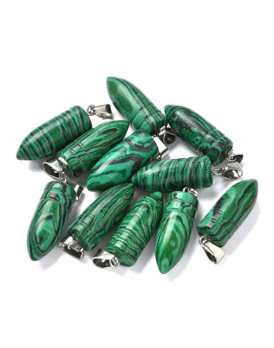 Malaquita sintética. Forma bala. Engarce de aleación. Color plateado. 29,5x10 mm. 4x7 mm cierre.