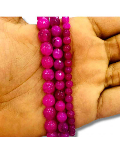 Calcedonia. Fuchsia. Faceteada. 08 mm diámetro. 1 mm perforación. 45 uds hilo aprox. 1 hilo.