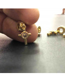 Cruz (2). Aleación+Zirconia. Baño 18k gold. 22 milímetros. 2,5 mm perforación. 1 unidad. Cruz (2). Aleación+Zirconia. Baño 18k gold. 22 milímetros. 2,5 mm perforación. 1 unidad.