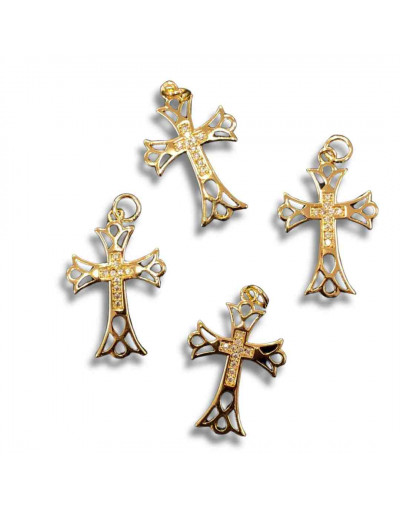 Religión: Cruz. Aleación+Zirconia. Baño 18kGold. 25x18x4 milímetros. 5 mm arandela. 1 unidad.