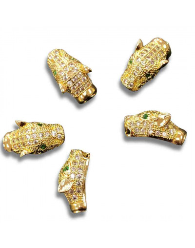 Jaguar. Aleación+Zirconia. Baño 18k gold. 18x10 milímetros. 2 mm perforación. 1 unidad.