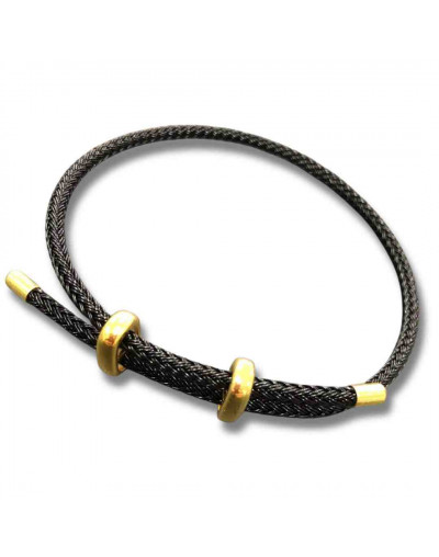 Poliester. Regulable pulsera. Color BLACK. Baño 18KGold. 230x3 milímetros. 1 unidad.