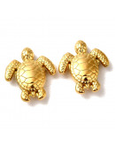 Tortuga. Acero inoxidable. Baño 18k Gold. 18x15.5x5 mm. 1,5 mm perforación. 1 unidad.