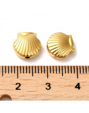 Concha de Mar. Acero inoxidable. Baño 18k Gold. 9x9.5x4 milímetros. 1,5 mm perforación. 1 unidad.