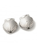 Concha de Mar. Acero inoxidable. Color Plateado. 9x9.5x4 milímetros. 1,5 mm perforación. 1 unidad.