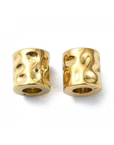 Columna. Acero inoxidable. Baño 18k Gold. 4x4 milímetros. 1,6 mm perforación. 4 unidades.