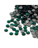 Rhinestone termo adhesivo. Faceteado. Color: Emerald. 1.9~2.0 mm (SS6). 1440 uds aprox. Rhinestone termo adhesivo. Faceteado. Color: Emerald. 1.9~2.0 mm (SS6). 1440 uds aprox.