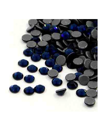 Rhinestone termo adhesivo. Faceteado. Color: Montana. 2.7~2.8 mm (SS10). 1440 uds aprox.