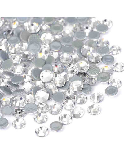 Rhinestone termo adhesivo. Faceteado. Color: Crystal. 3.8~4.0 mm (SS16). 480 uds aprox.