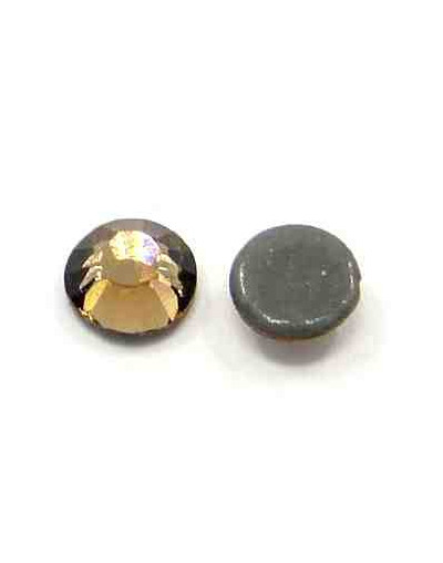 Rhinestone termo adhesivo. Faceteado. Color: Topaz. 3.8~4.0 mm (SS16). 480 uds aprox.