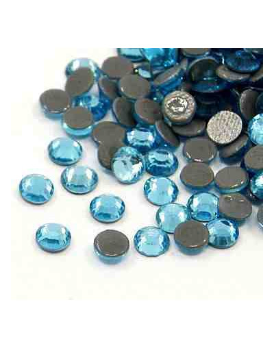 Rhinestone termo adhesivo. Faceteado. Color: Aquamarine. 4.6~4.8 mm (SS20). 360 uds aprox.