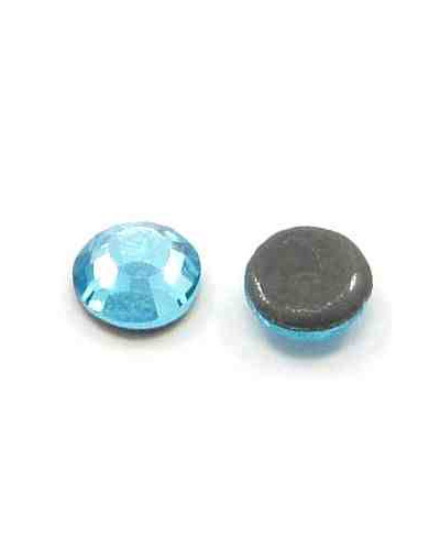 Rhinestone termo adhesivo. Faceteado. Color: Aquamarine. 4.6~4.8 mm (SS20). 360 uds aprox.