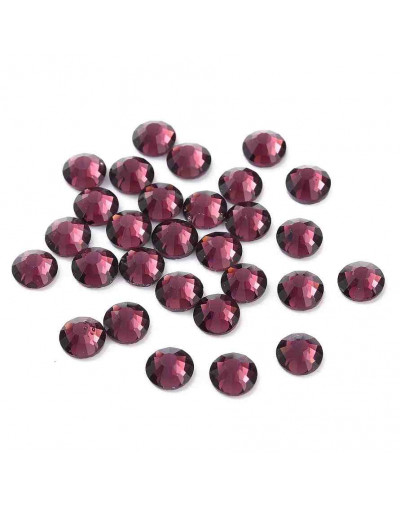 Rhinestone termo adhesivo. Faceteado. Color: Amethyst. 4.6~4.8 mm (SS20). 360 uds aprox.
