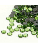 Rhinestone termo adhesivo. Faceteado. Color: Peridot. 4.6~4.8 mm (SS20). 360 uds aprox. Rhinestone termo adhesivo. Faceteado. Color: Peridot. 4.6~4.8 mm (SS20). 360 uds aprox.