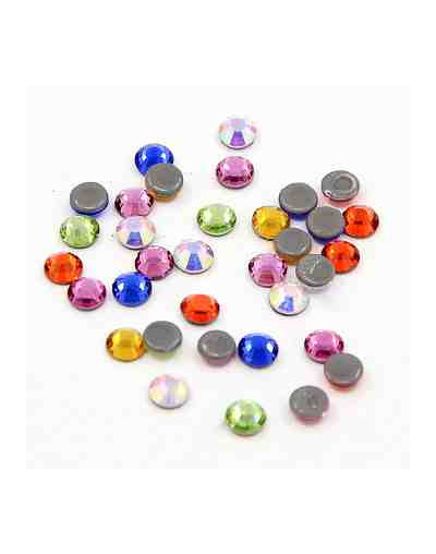 Rhinestone termo adhesivo. Faceteado. Color: Mixed. 4.6~4.8 mm (SS20). 360 uds aprox.
