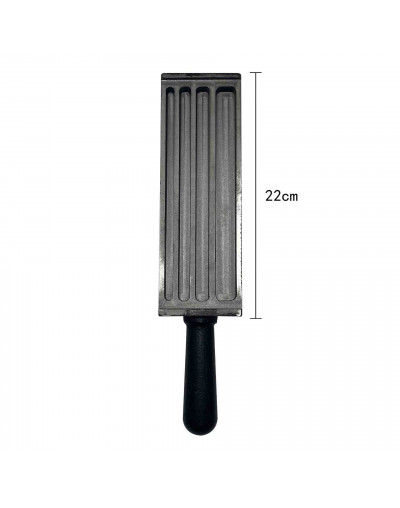 Lingotera. Hierro fundido. 6 canales. Planchas 197 mm, diferentes grosores y anchos. 1 ud. Lingotera. Hierro fundido. 6 canales. Planchas 197 mm, diferentes grosores y anchos. 1 ud.