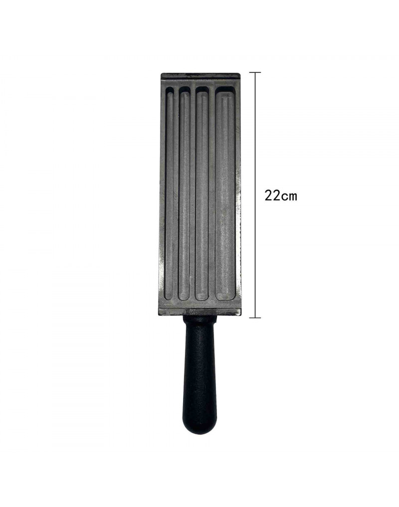Lingotera. Hierro fundido. 6 canales. Planchas 197 mm, diferentes grosores y anchos. 1 ud. Lingotera. Hierro fundido. 6 canales. Planchas 197 mm, diferentes grosores y anchos. 1 ud.