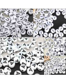 Letra negra. Moneda blanca. Vocales. 7 mm diámetro. 1,5 mm perforación. 100 uds. aproximado. Letra negra. Moneda blanca. Vocales. 7 mm diámetro. 1,5 mm perforación. 100 uds. aproximado.