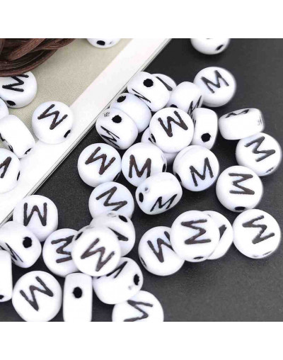 Letra negra. Moneda blanca. Letra "M". 7 mm diámetro. 1,5 mm perforación. 100 uds. aproximado.