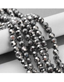 Esfera faceteada. Color plateada. 6x5 milímetros. 1 mm perforación. 100 uds hilo aprox.. 1 hilo.