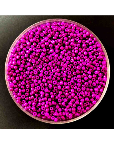 Chaquira. Color sólido. FLIRT. 2 milímetros. 1 mm perforación. 40 gramos. 2600 uds aprox.