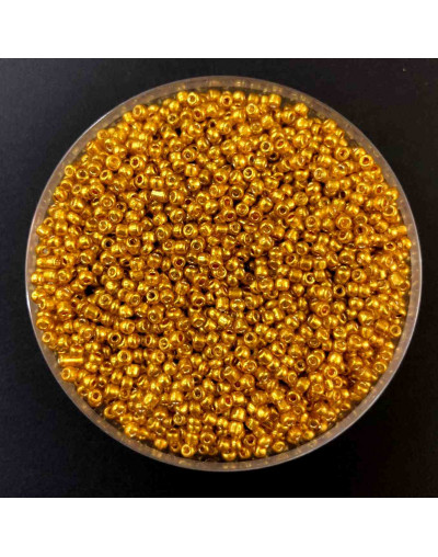 Chaquira. Color metalizado. GOLD. 2 milímetros. 1 mm perforación. 40 gramos. 2600 uds aprox.