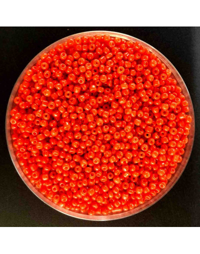 Chaquira. Color sólido. CINNABAR. 3 milímetros. 1 mm perforación. 1 libra. 10000 uds aprox.