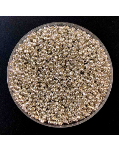 Chaquira. Color metalizado. SILVER. 2 milímetros. 1 mm perforación. 1 libra. 30000 uds aprox.